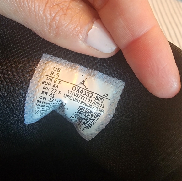 Nike Air Jordans Size 9.5 - Picture 6 of 6